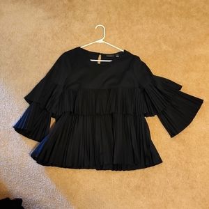 Black pleated Halogen top.